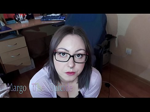 ❤️ Секси девојка са наочарима дубоко сише дилдо на камери ❌ Јебени видео  код нас