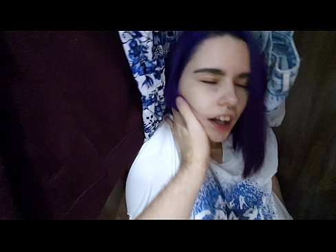 ❤️ Нашао сам своју сестру у орману и помогао јој да сврши ❌ Јебени видео  код нас